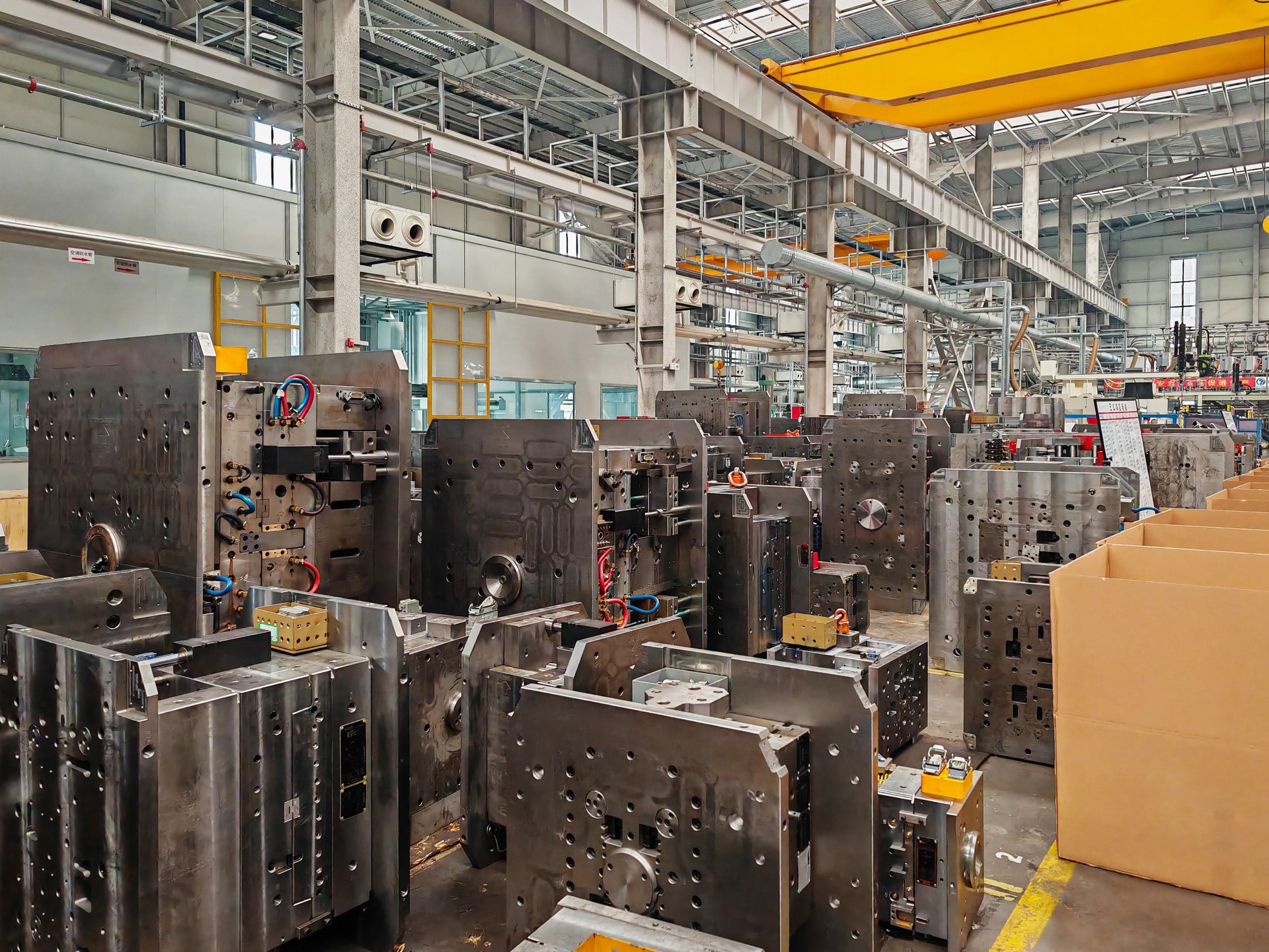 Mechanical equipment factory workshop